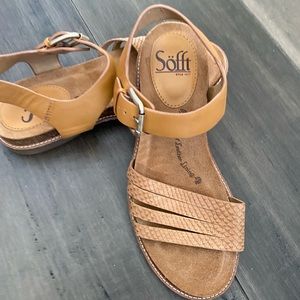 Sz 6 Suede sole sandal